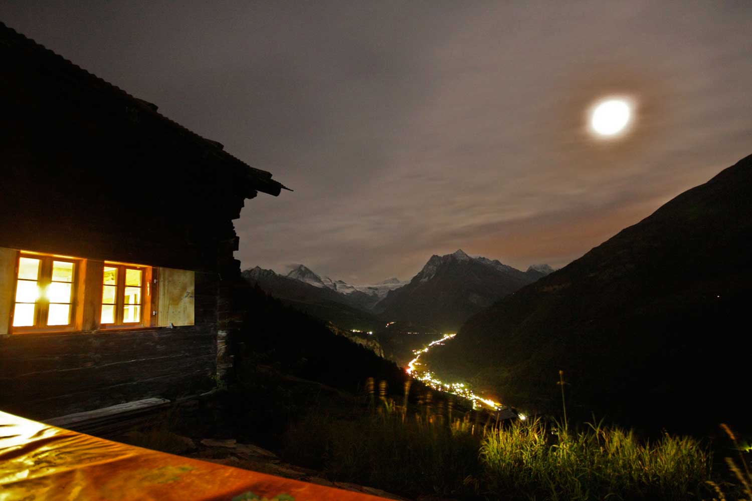 Chalet Nid d'Aigle - Mayen à louer - soirée au mayen