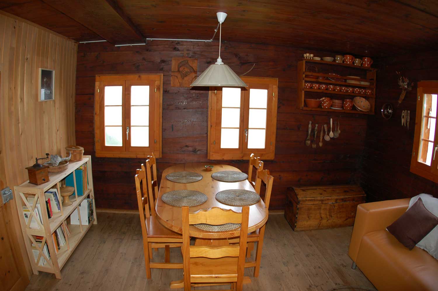 Chalet Nid d'Aigle - Mayen à louer -la terrasse - le coin à manger