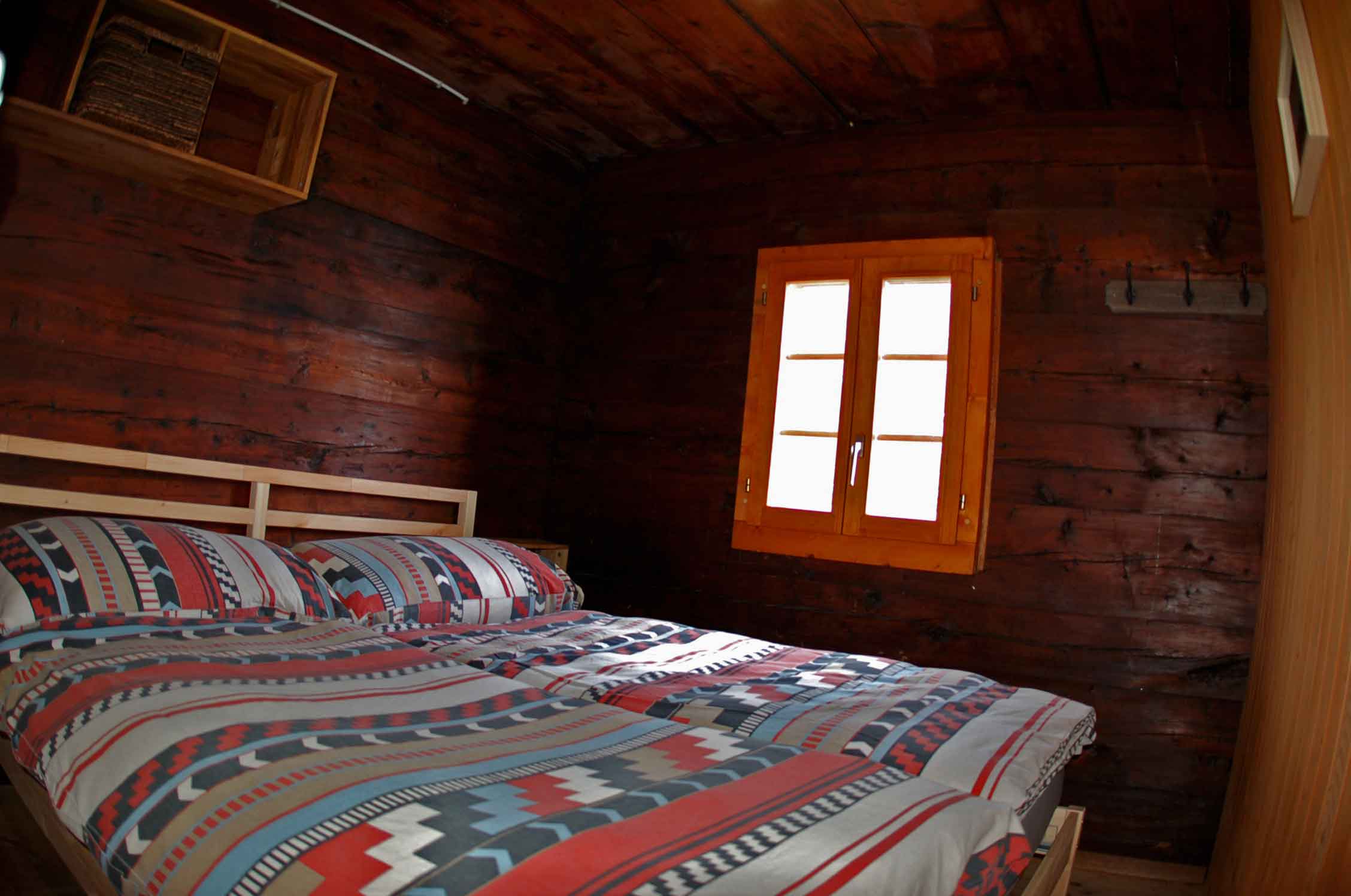 Chalet Nid d'Aigle - Mayen à louer - la chambre à coucher avec un grand lit